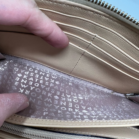 Kate Spade Neda Grove Street Dune Stripe Leather PVC Zip Around Accordion Wallet - Picture 6 of 10